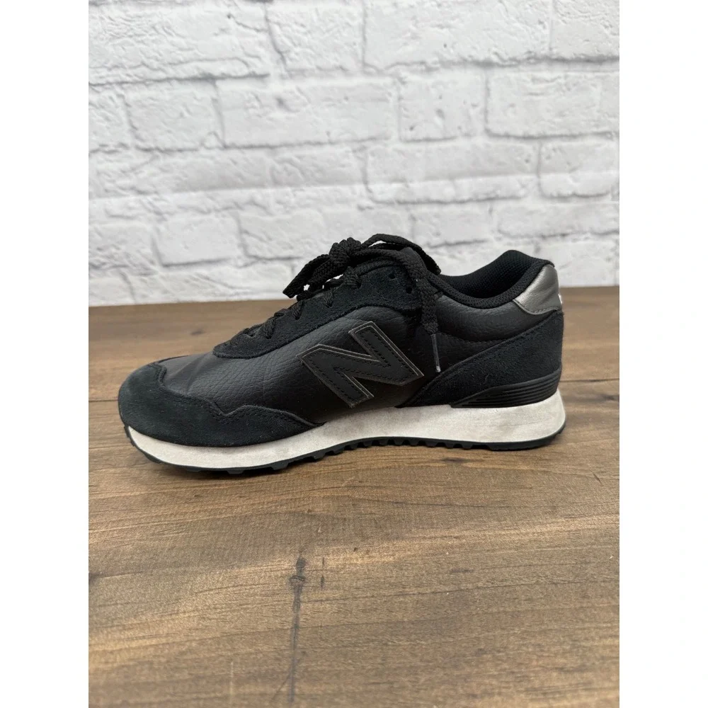 New Balance 515 Sneakers Womens 8.5 Black Leather Suede Retro Casual Shoes